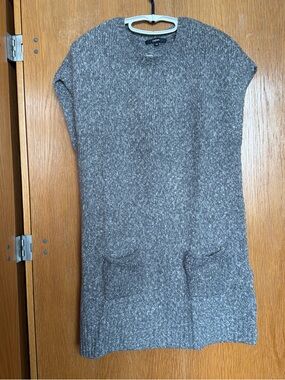 Cozy Gray Knit Sleeveless Tunic Dress with Pockets, 2 pieces with a neck warmer